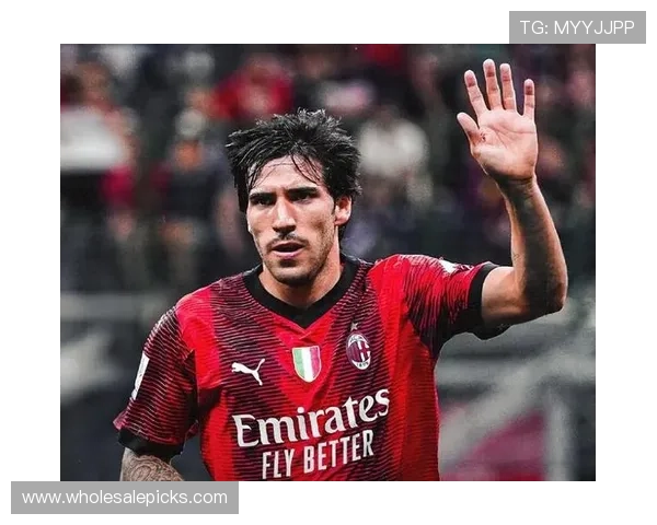 卡马文加vs托纳利：新一代中场核心的攻防结构与战术角色对比分析